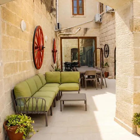Charming Double With Pool In Marsaxlokk