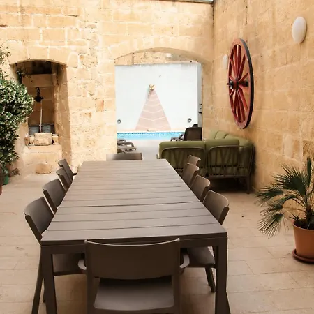Séjour chez l'habitant Charming Double With Pool In Marsaxlokk