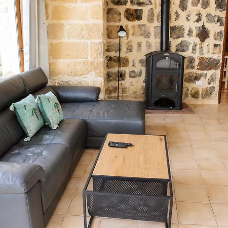 Charming Double With Pool In Marsaxlokk