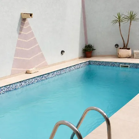 Charming Double With Pool In Accommodatie bij particulieren